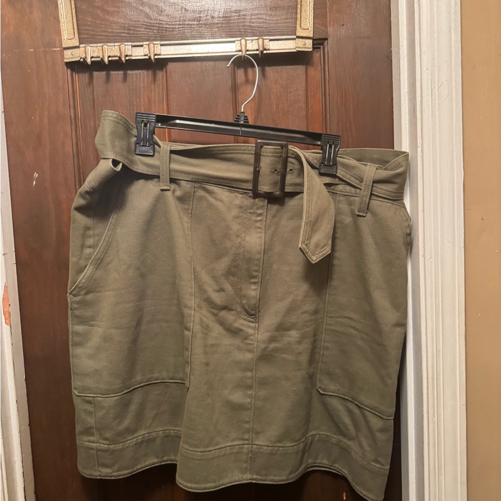 Women’s Size 18 Banana Republic Olive Green Belted Skirt